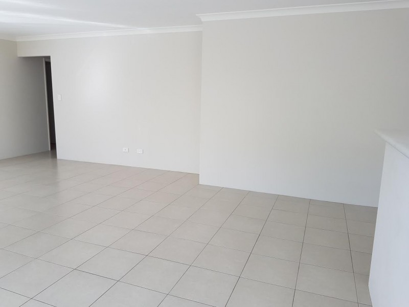 4/16 Larwood Cres, High Wycombe WA 6057