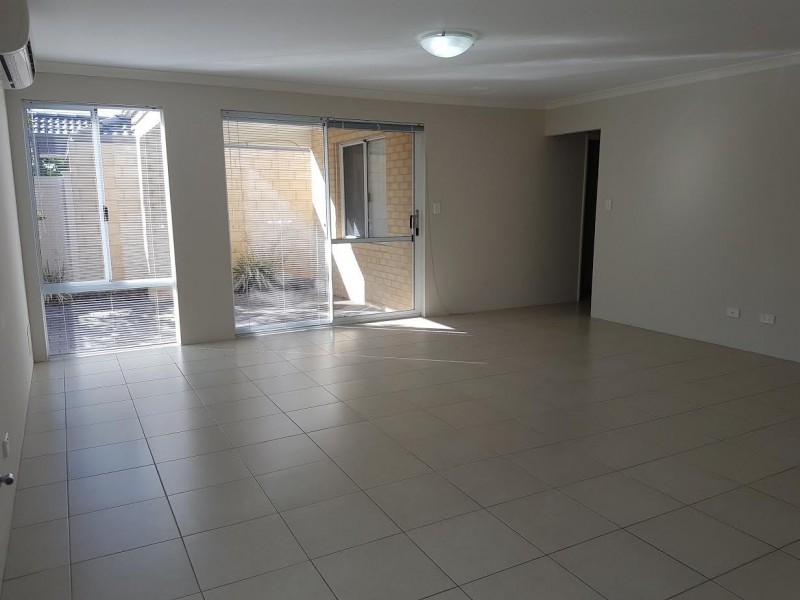 4/16 Larwood Cres, High Wycombe WA 6057