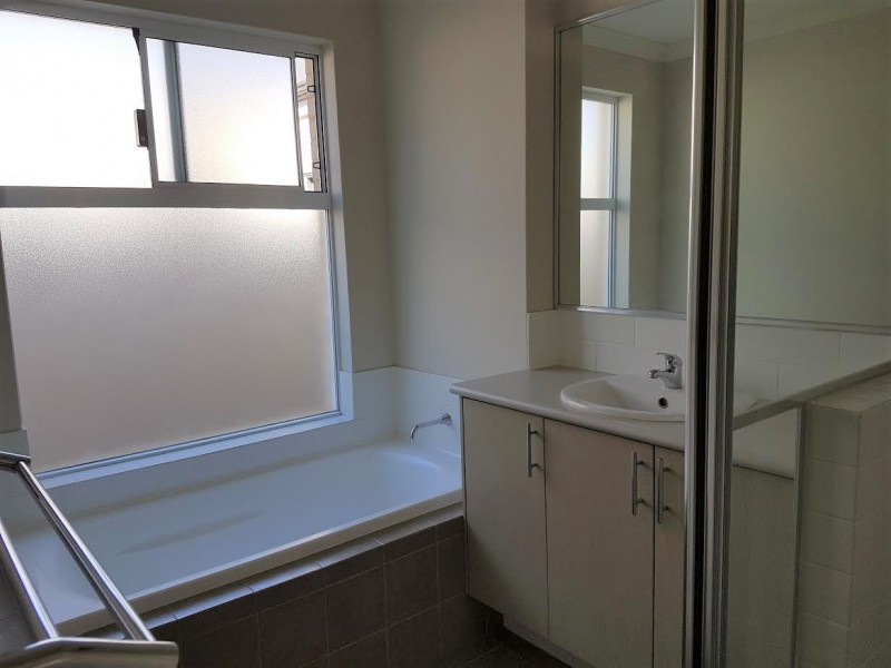 4/16 Larwood Cres, High Wycombe WA 6057