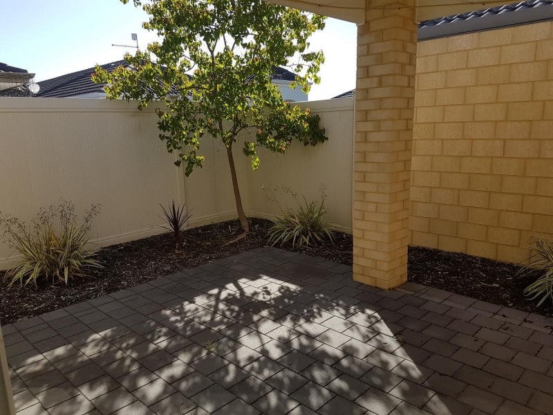 4/16 Larwood Cres, High Wycombe WA 6057