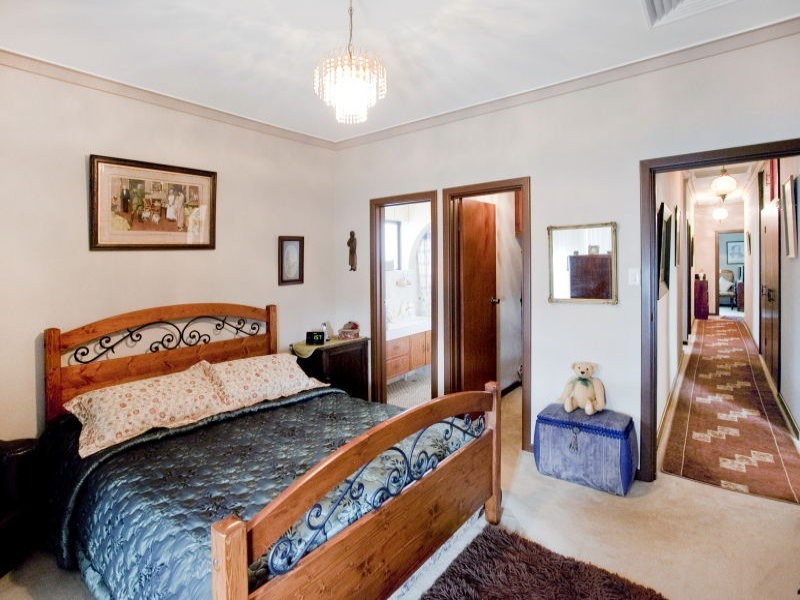 10 Widgee Road, Dianella WA 6059