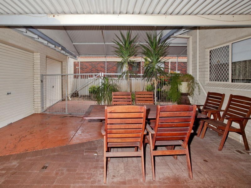 10 Widgee Road, Dianella WA 6059