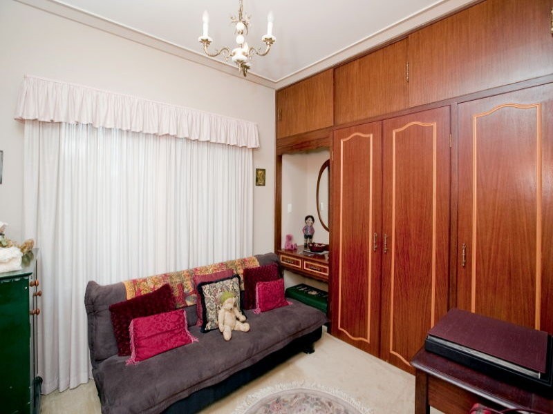 10 Widgee Road, Dianella WA 6059