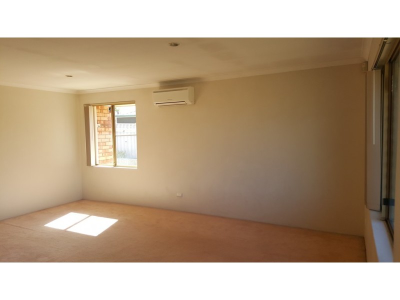31 Augustus Way, Marangaroo WA 6064