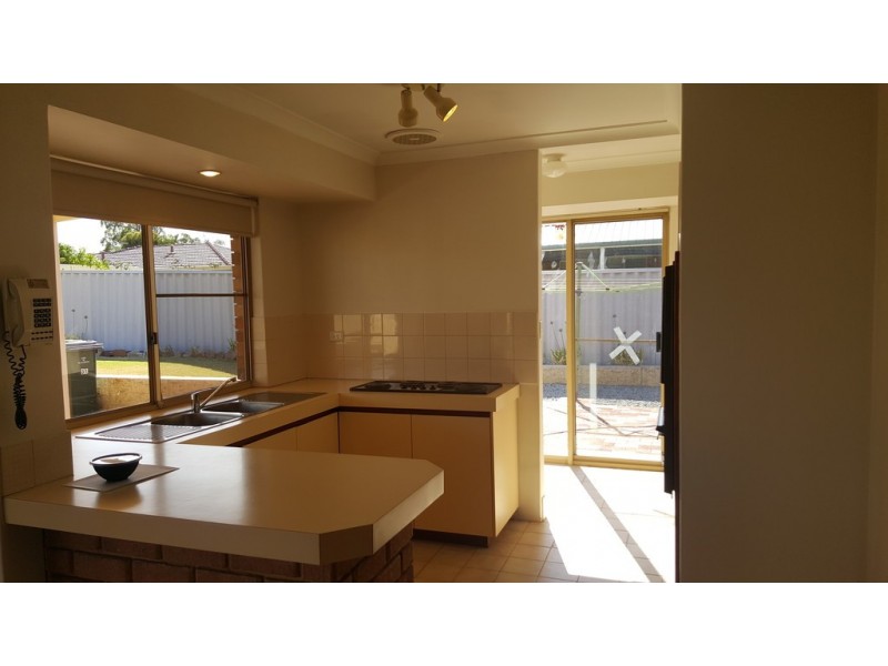 31 Augustus Way, Marangaroo WA 6064