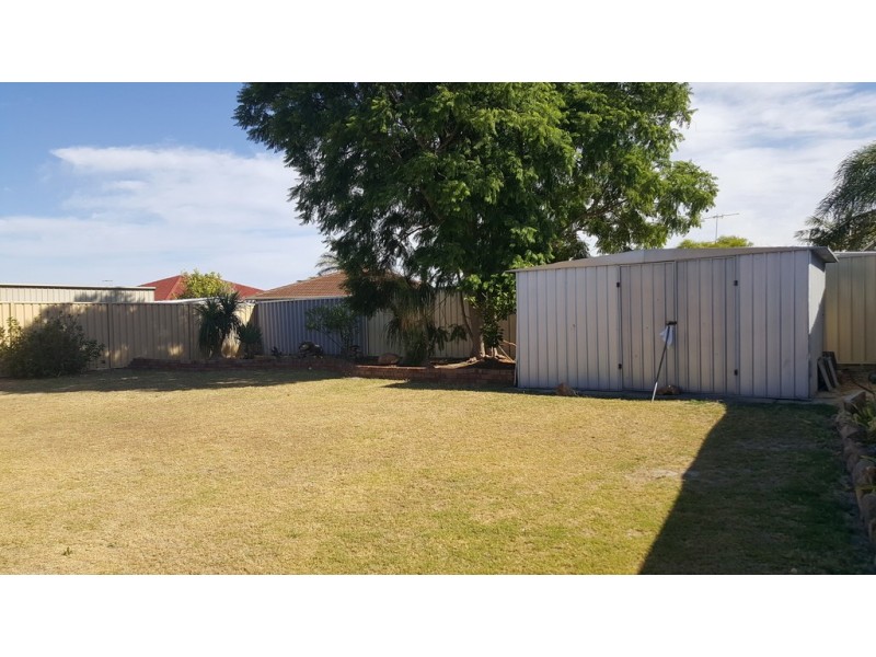 31 Augustus Way, Marangaroo WA 6064