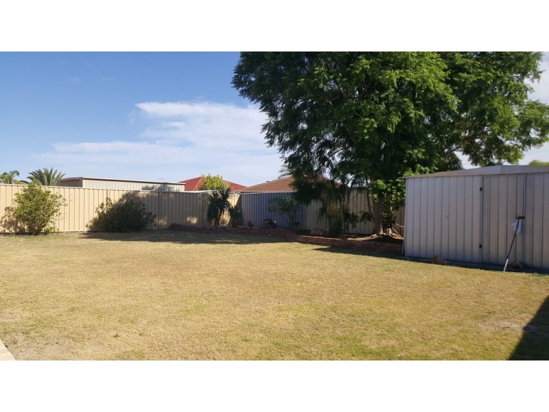 31 Augustus Way, Marangaroo WA 6064