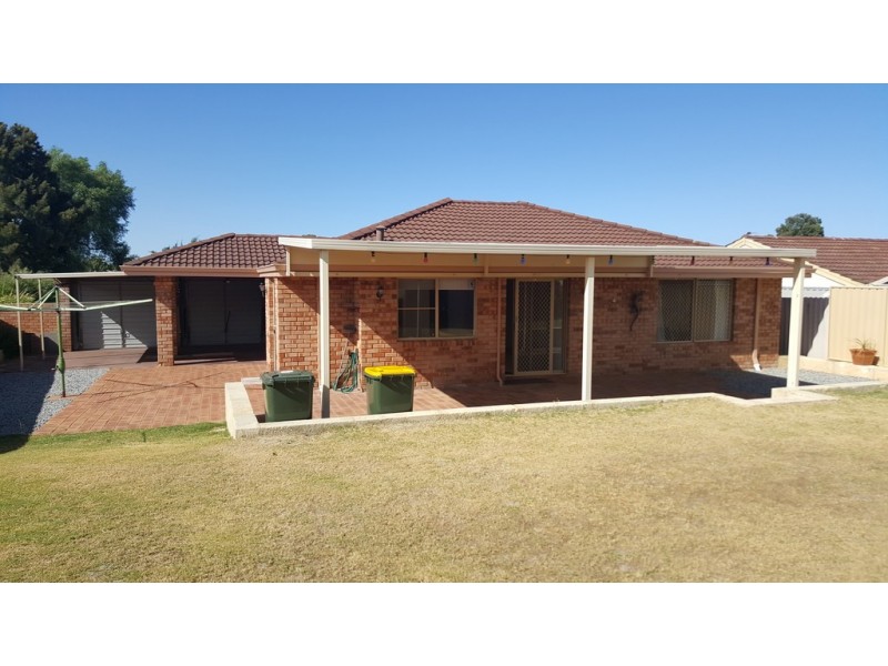 31 Augustus Way, Marangaroo WA 6064