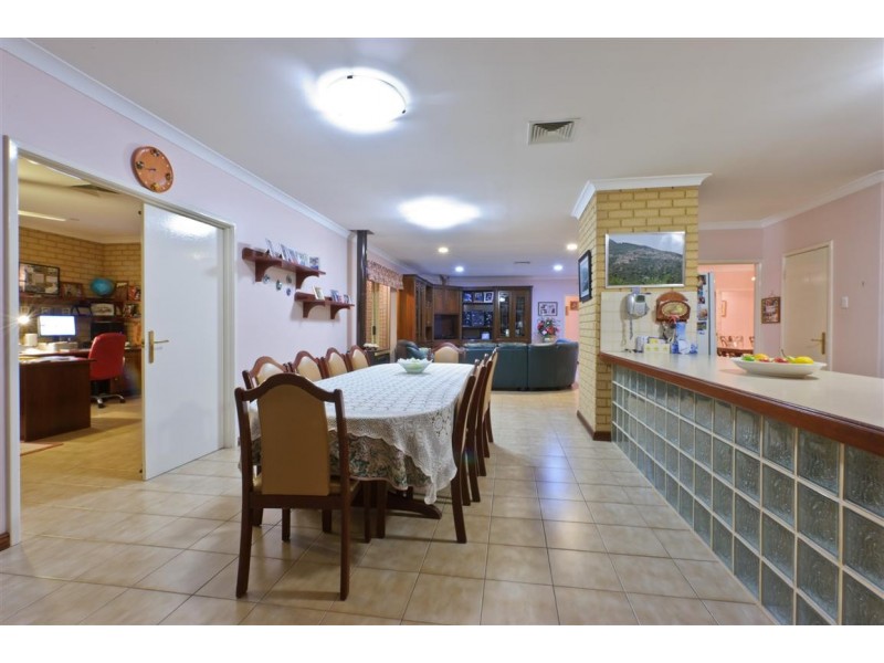 16 Lavender Court, Dianella WA 6059