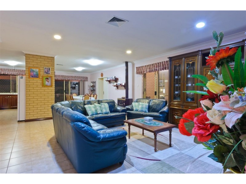 16 Lavender Court, Dianella WA 6059