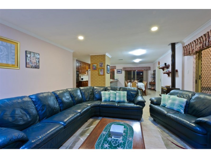 16 Lavender Court, Dianella WA 6059