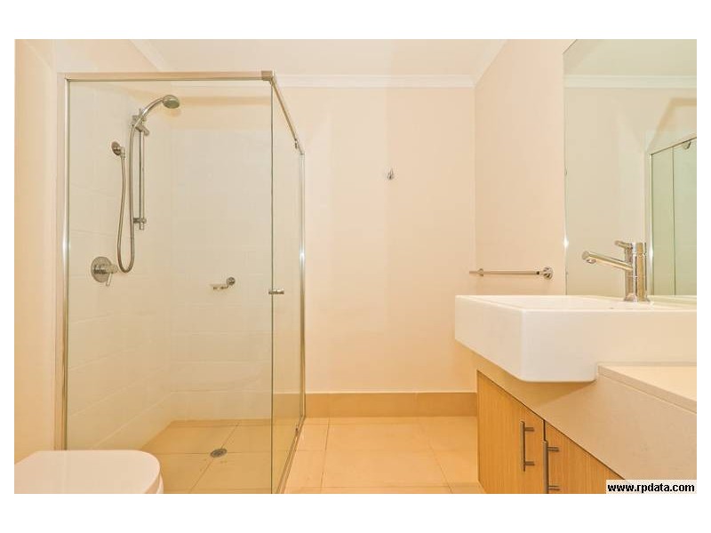 27/2 Walsh Loop, Joondalup WA 6027