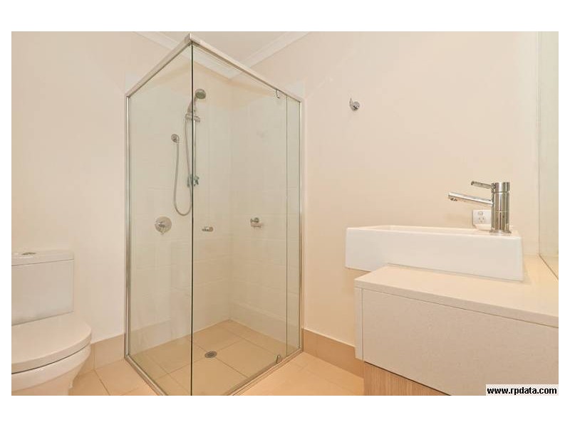 27/2 Walsh Loop, Joondalup WA 6027