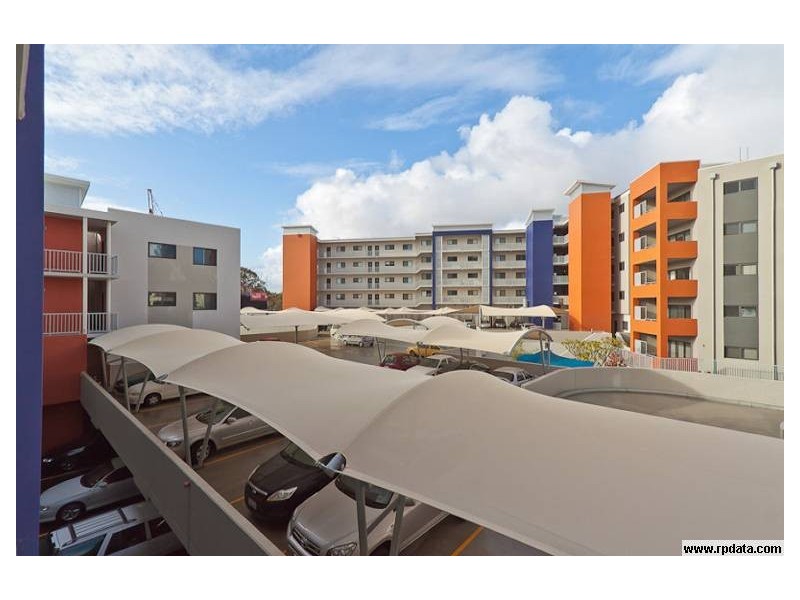 27/2 Walsh Loop, Joondalup WA 6027