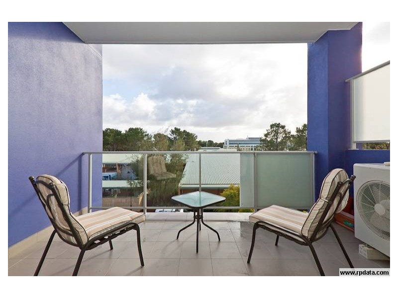 27/2 Walsh Loop, Joondalup WA 6027