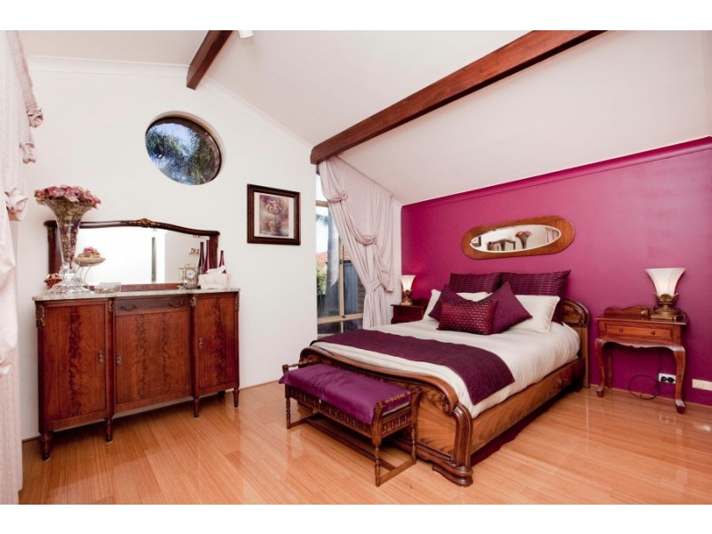 5 Carmil Place, Alexander Heights WA 6064