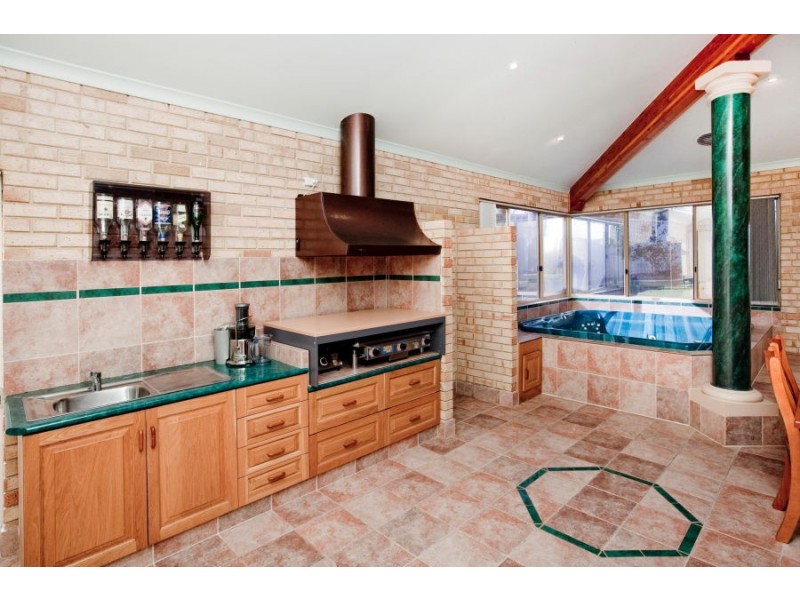 5 Carmil Place, Alexander Heights WA 6064