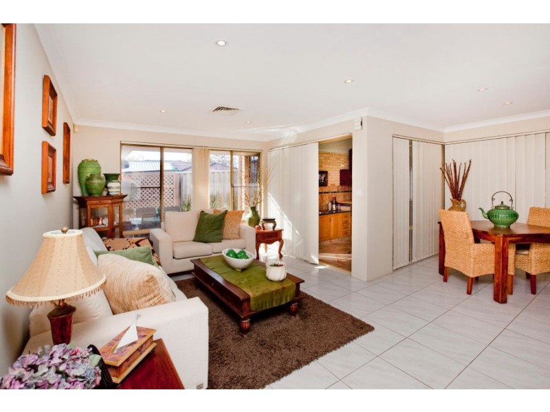 5 Carmil Place, Alexander Heights WA 6064