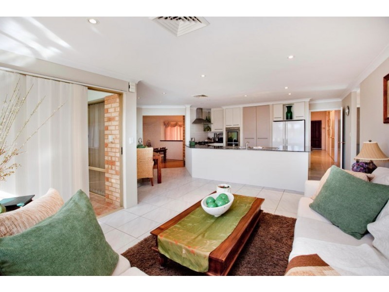 5 Carmil Place, Alexander Heights WA 6064