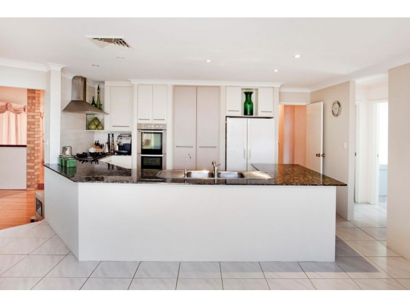 5 Carmil Place, Alexander Heights WA 6064