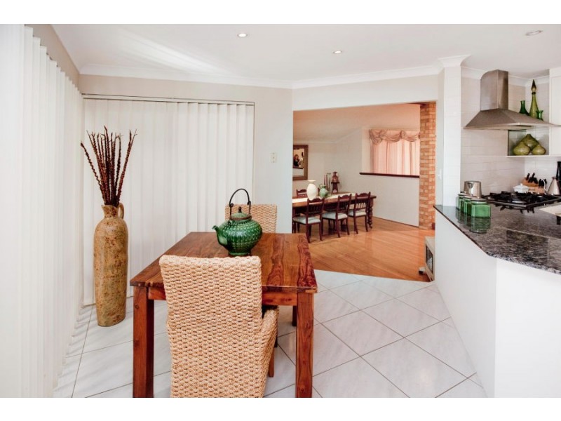 5 Carmil Place, Alexander Heights WA 6064