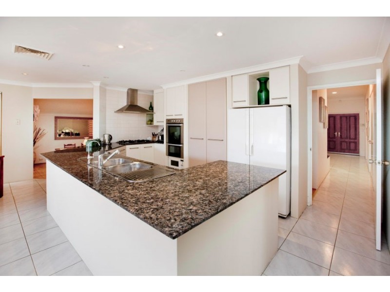 5 Carmil Place, Alexander Heights WA 6064