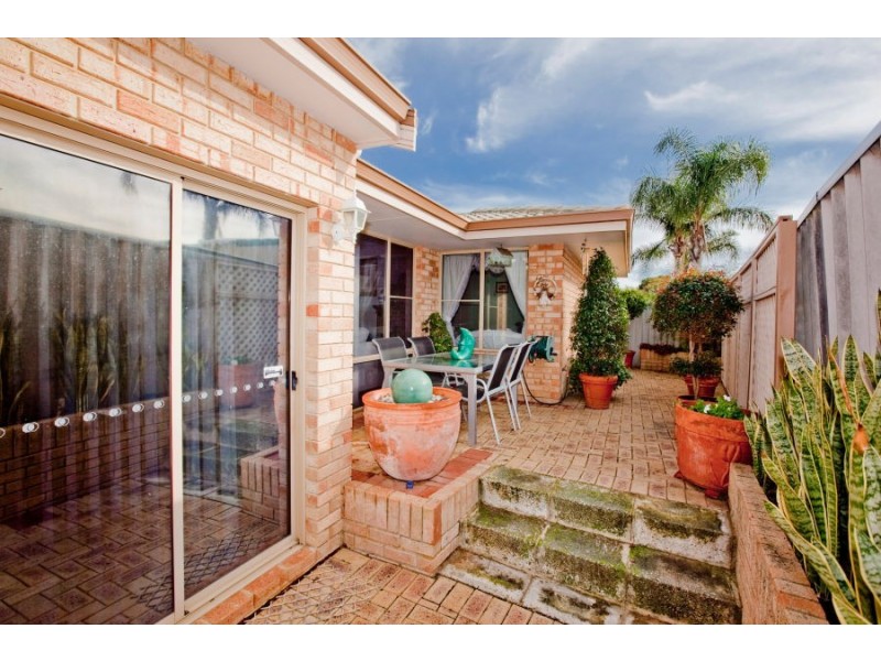 5 Carmil Place, Alexander Heights WA 6064