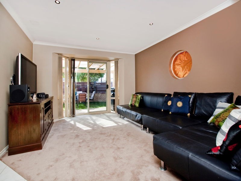 1/229 Grand Promenade, Doubleview WA 6018