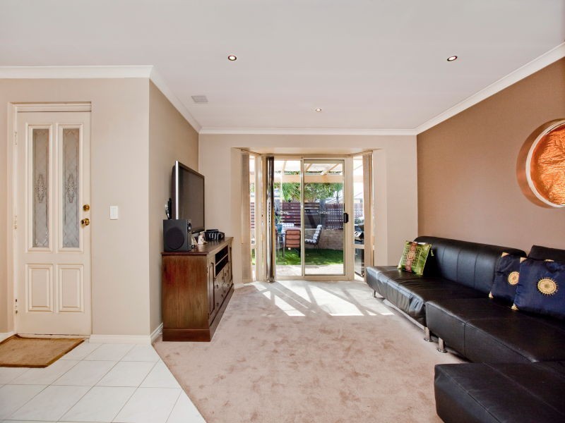 1/229 Grand Promenade, Doubleview WA 6018