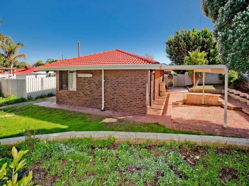 2a Cook Avenue, Hillarys WA 6025