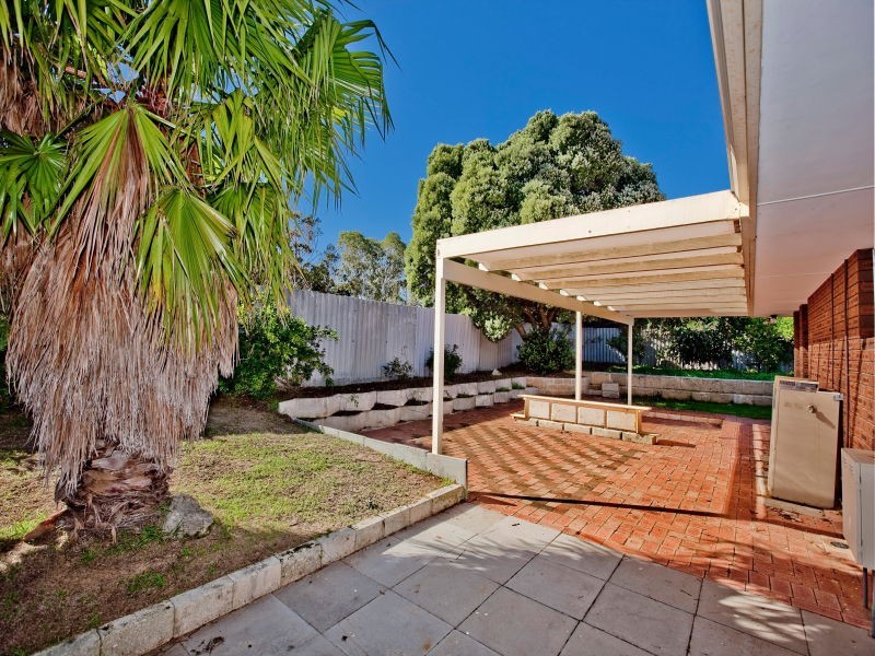 2a Cook Avenue, Hillarys WA 6025