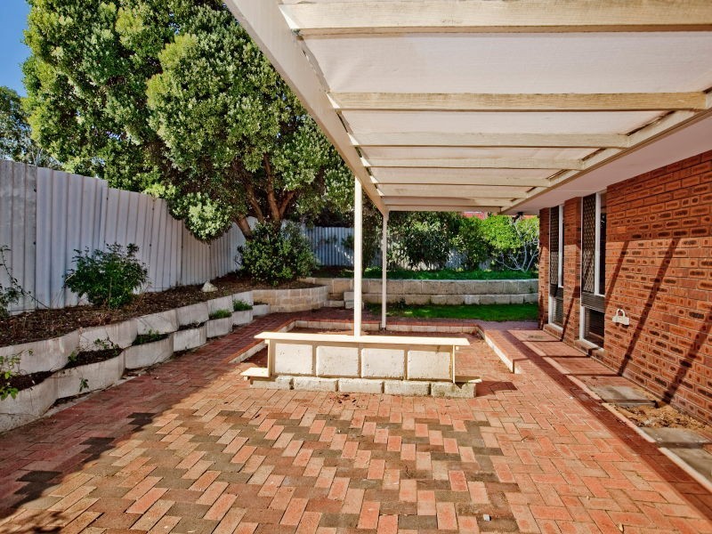 2a Cook Avenue, Hillarys WA 6025