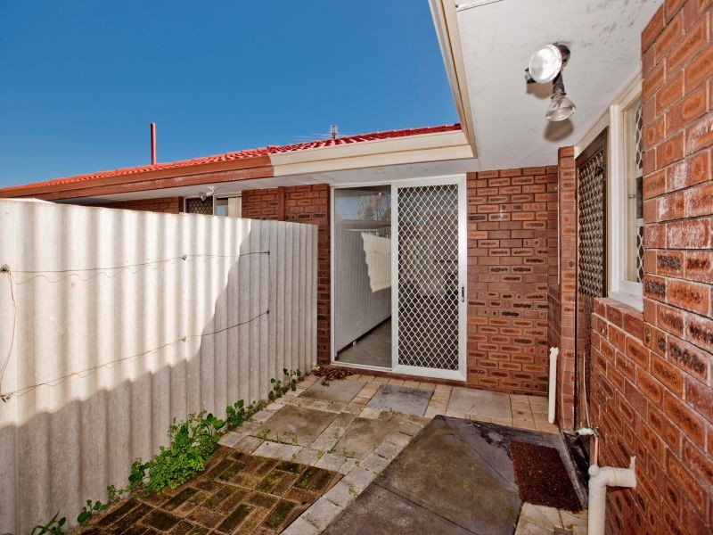 2a Cook Avenue, Hillarys WA 6025