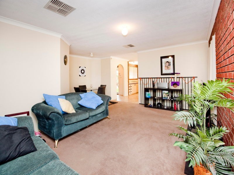 8 Purus Close, Beechboro WA 6063