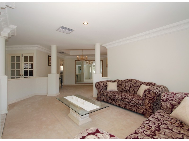 12 Mossfiel Retreat, Landsdale WA 6065