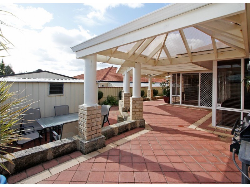 12 Mossfiel Retreat, Landsdale WA 6065