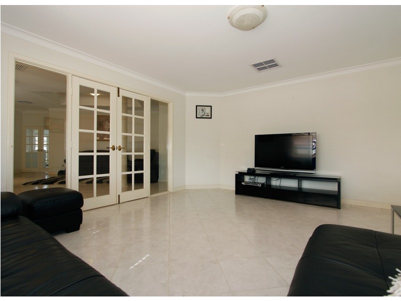 12 Mossfiel Retreat, Landsdale WA 6065