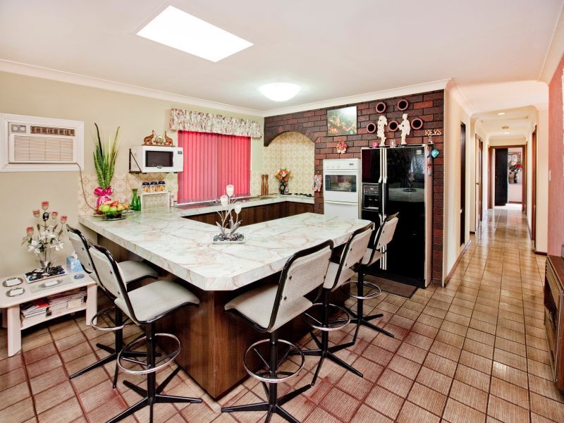 15 Walkington Way, Eden Hill WA 6054