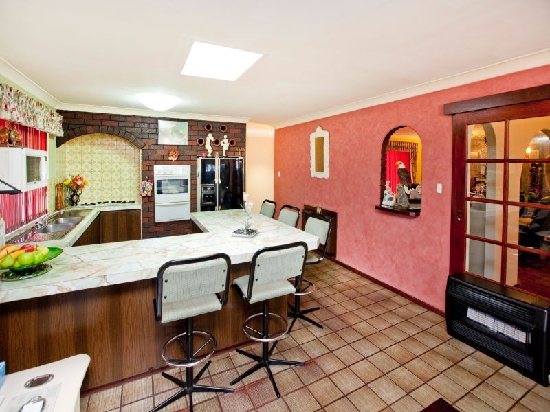 15 Walkington Way, Eden Hill WA 6054