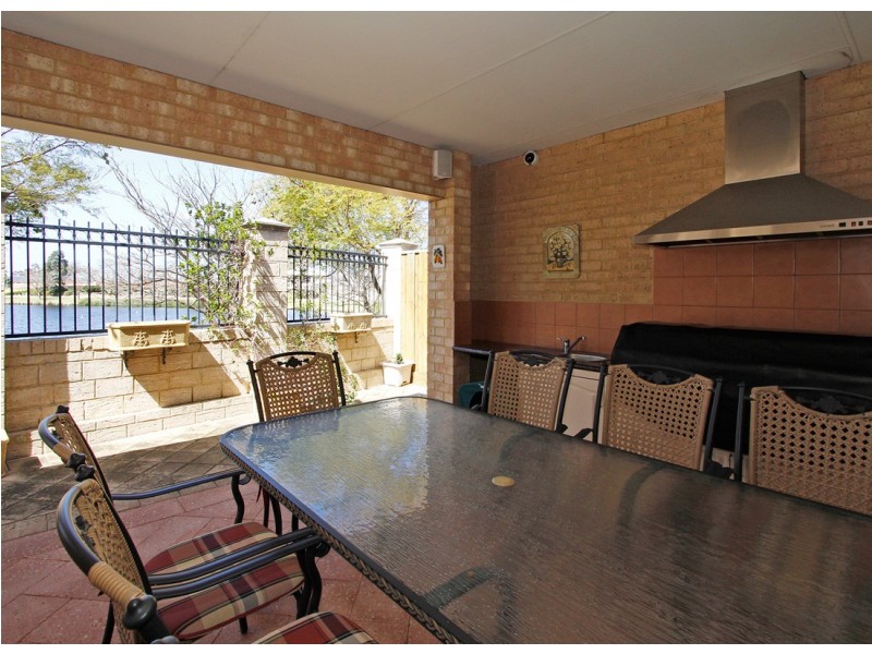 9 Cheval Place, Canning Vale WA 6155