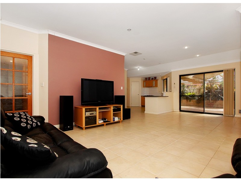 15 Barkley Loop, Canning Vale WA 6155