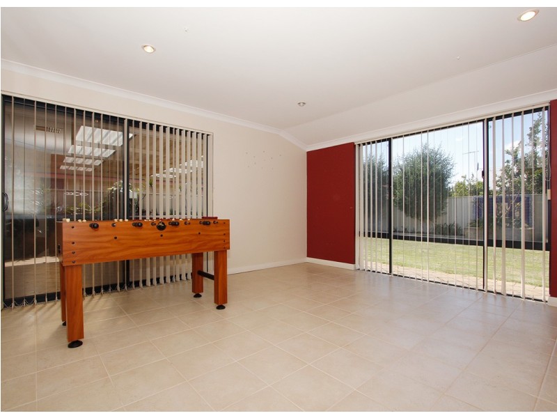 15 Barkley Loop, Canning Vale WA 6155