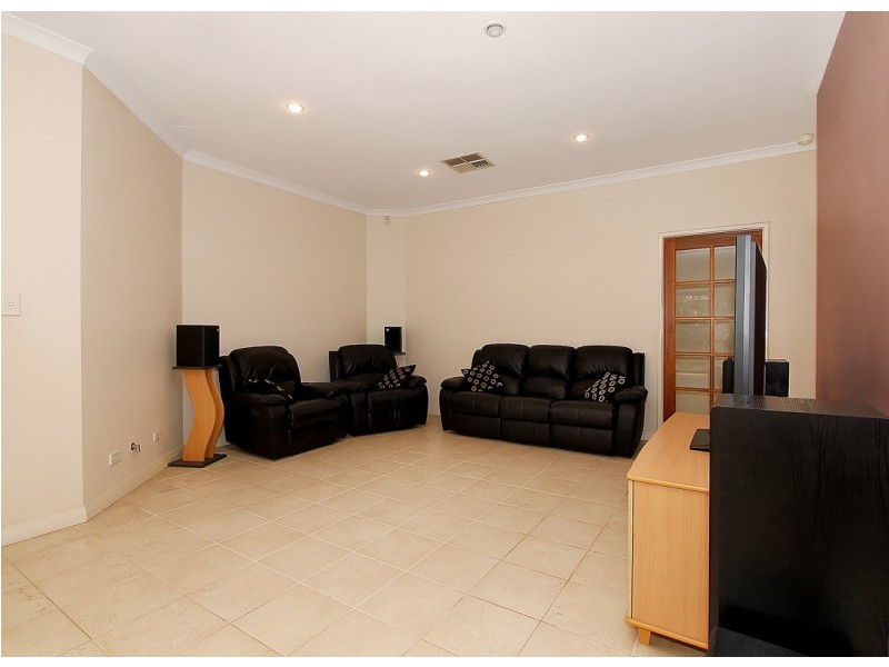 15 Barkley Loop, Canning Vale WA 6155