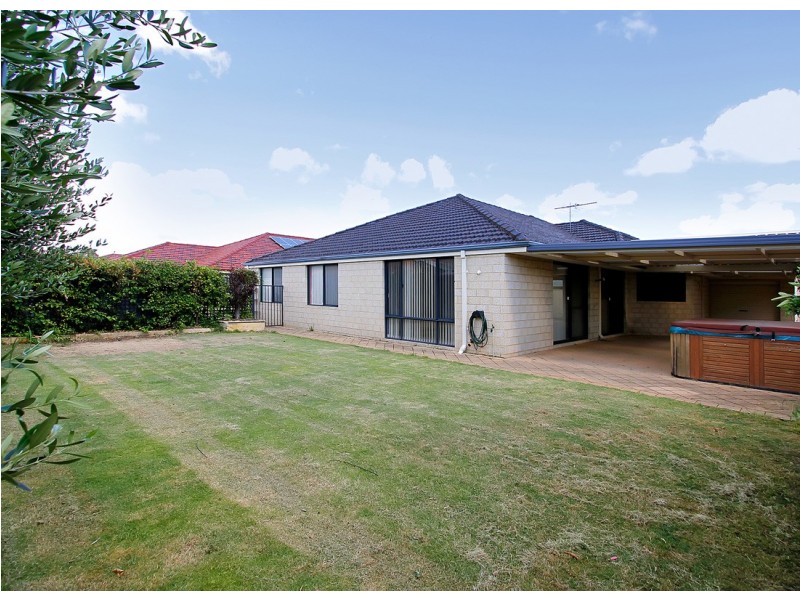 15 Barkley Loop, Canning Vale WA 6155