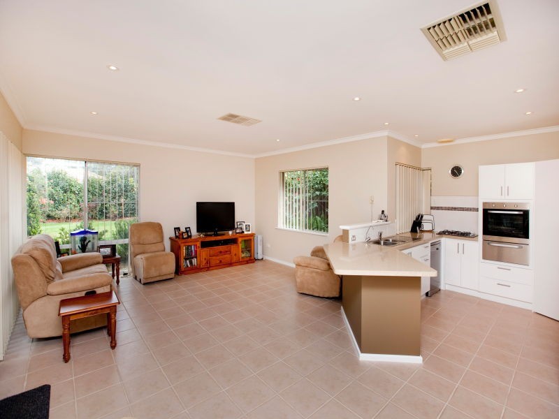 33 Alderhurst Crescent, Bayswater WA 6053