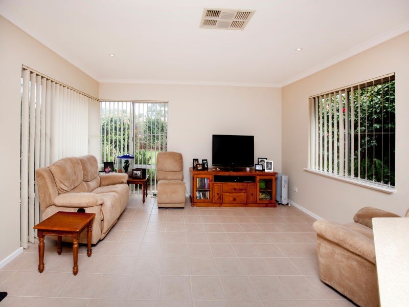 33 Alderhurst Crescent, Bayswater WA 6053