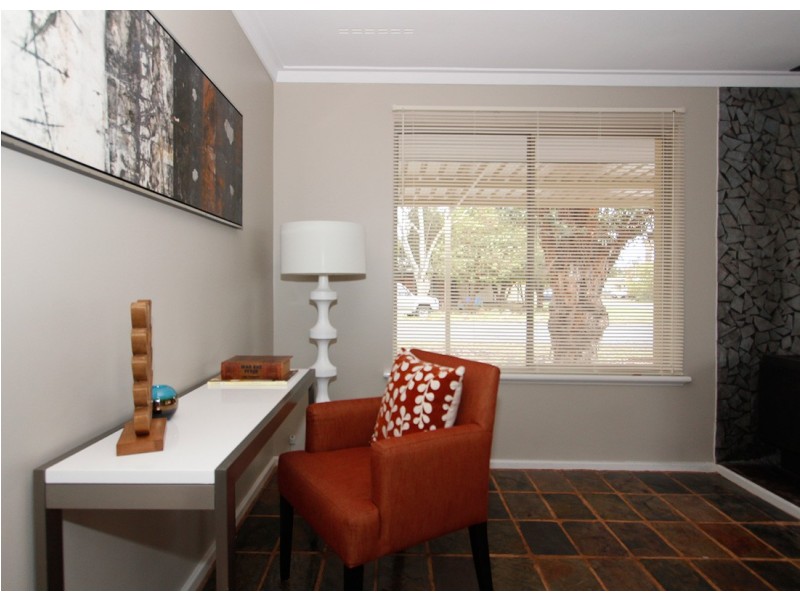 30 Lofties Road, Forrestdale WA 6112