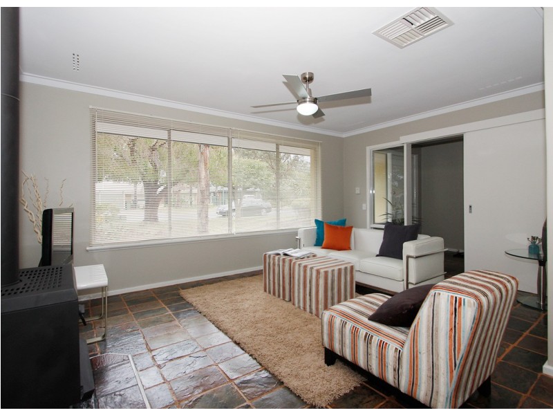 30 Lofties Road, Forrestdale WA 6112