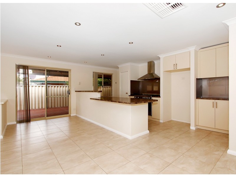 9 Prichard Place, Canning Vale WA 6155