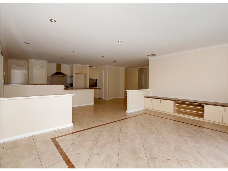 9 Prichard Place, Canning Vale WA 6155